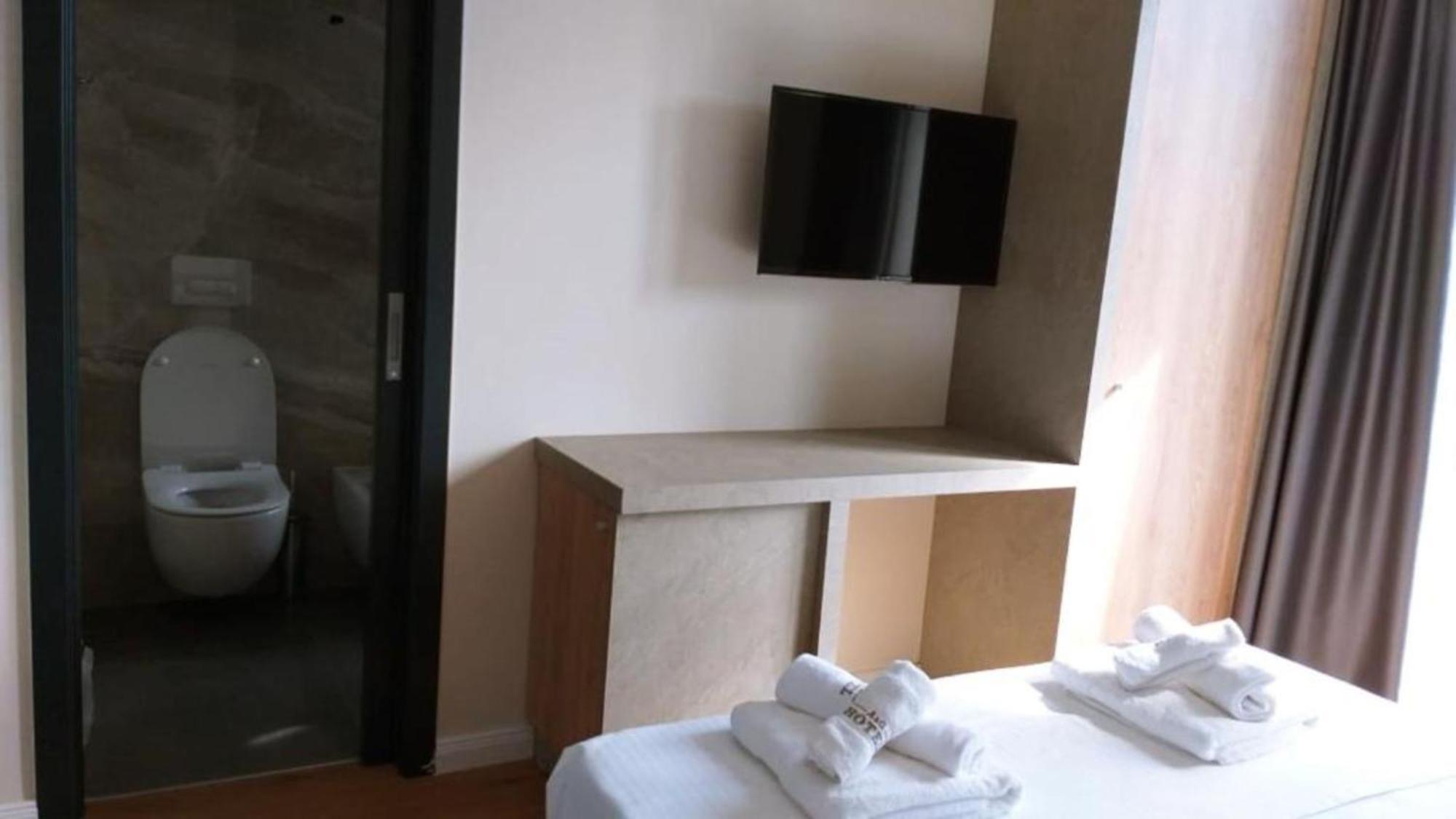A&G Hotel Radhimë Zewnętrze zdjęcie