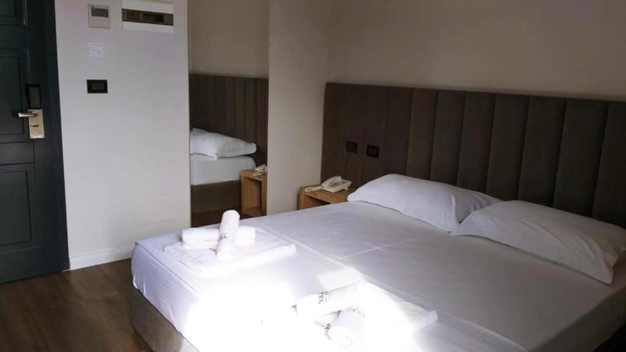 A&G Hotel Radhimë Zewnętrze zdjęcie