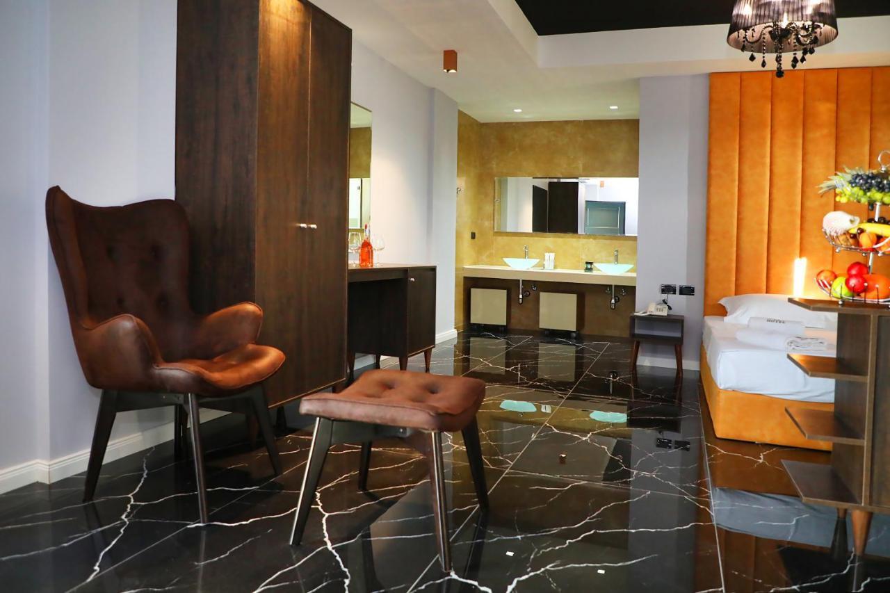 A&G Hotel Radhimë Zewnętrze zdjęcie
